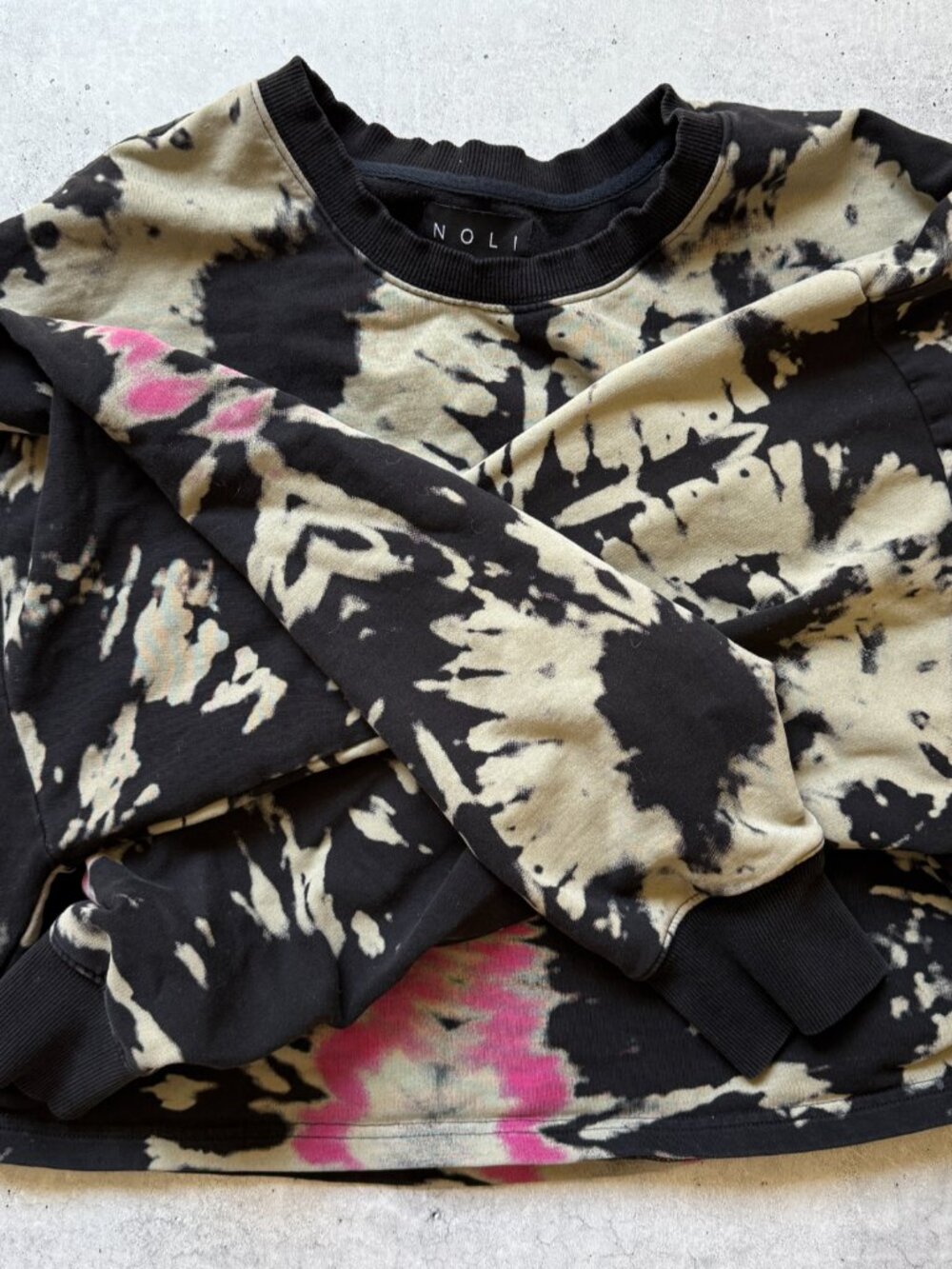 Noli Tie Dye Cropped Sweatshirt Size M Black Pink Crewneck - Picture 2 of 4